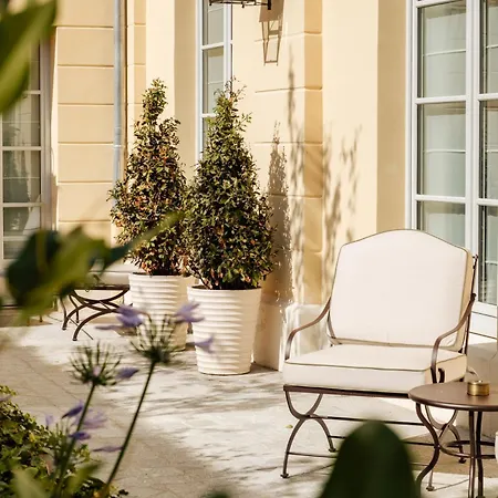 Les Lumieres - Relais & Chateaux ホテル ベルサイユ