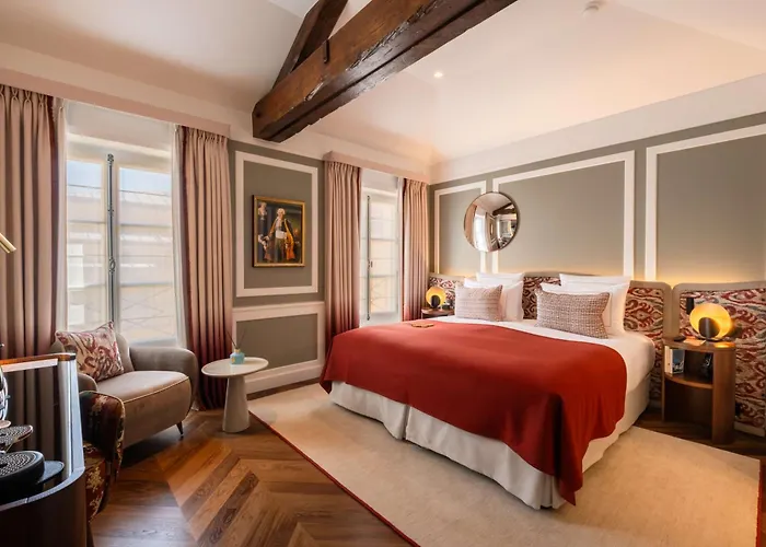 Les Lumieres - Relais & Chateaux ホテル ベルサイユ