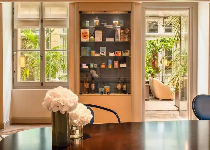 ホテル Les Lumieres - Relais & Chateaux ベルサイユ