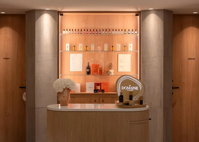 Les Lumieres - Relais & Chateaux 5* ベルサイユ