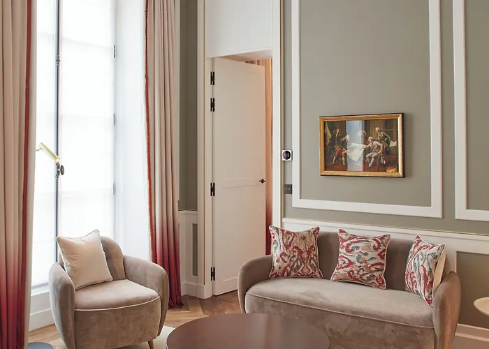 ホテル Les Lumieres - Relais & Chateaux 5*