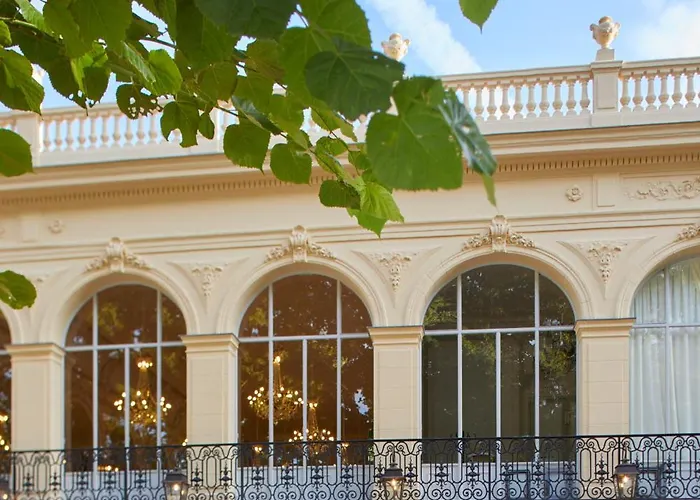 ホテル Les Lumieres - Relais & Chateaux